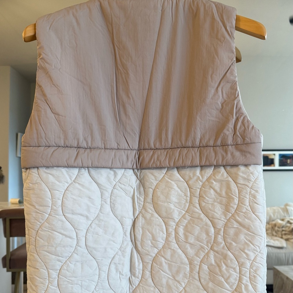 Varley Maher Quilted Vest - Mauve & Tan S - Picture 6 of 9